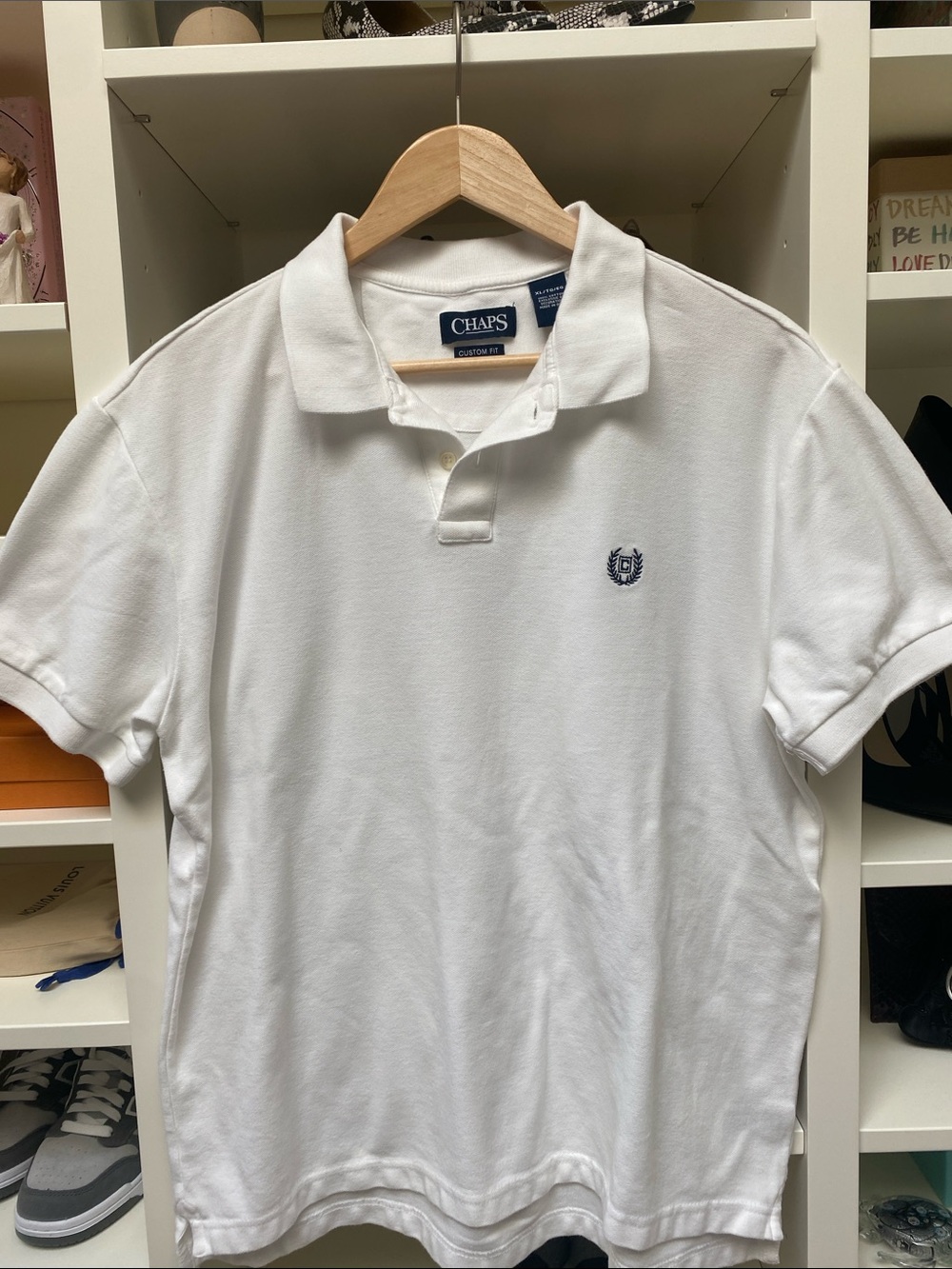 Chaps Men's Classic White Polo with Crest. Size XL. EUC.